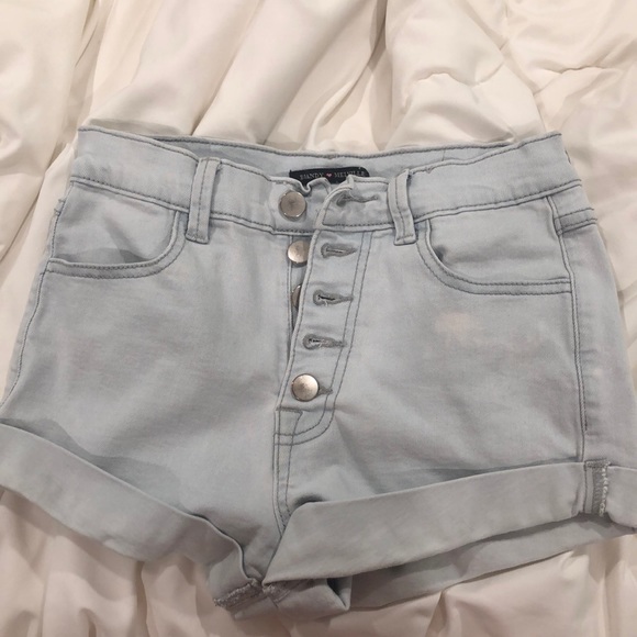 BRANDY MELVILLE SHORTS - Picture 1 of 3
